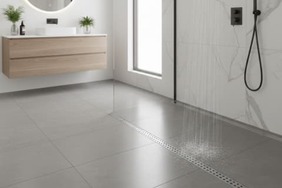 Линеен сифон в банята: кога има смисъл и какво да избягваш