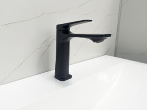 Черен смесител за баня Blandini Barton Black