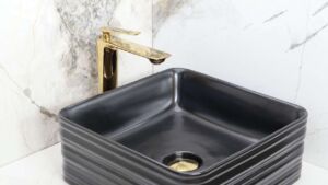 Дизайнрски висок смесител за мивка Blandini Almond L GOLD
