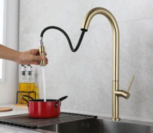Златен смесител с подвижен душ Blandini Retio Gold