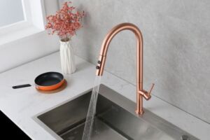 Кухненски смесител с подвижен душ Blandini Retio Rose