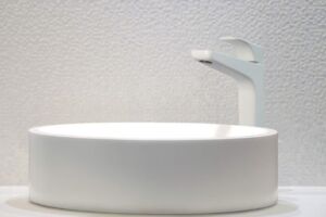 Бял висок смесител Deante Hiacynt Bianco